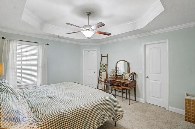 Building Photo - 220 Jackson Ave NE