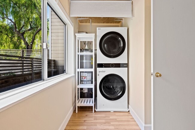 Building Photo - 2 Bed, 1 Bath Noe Valley Flat w Office + G...