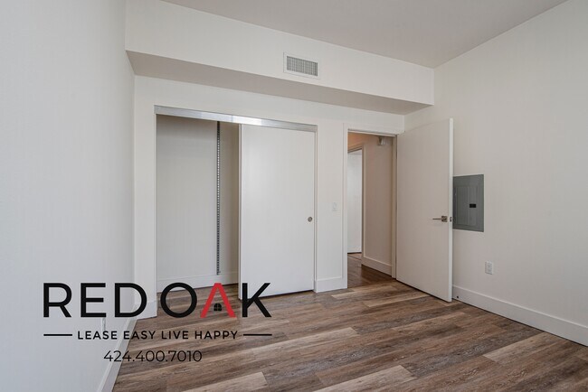 Building Photo - 5727 La Mirada Ave