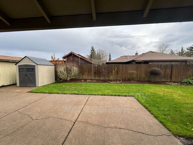 Building Photo - 2917 Takena St SW