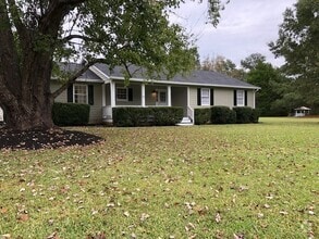Building Photo - Newly Renovated Home on 2 Acres!