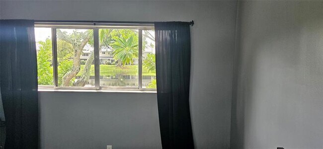 Building Photo - 2262 Discovery Cir W