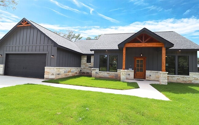Building Photo - 24994 Armagh Rd