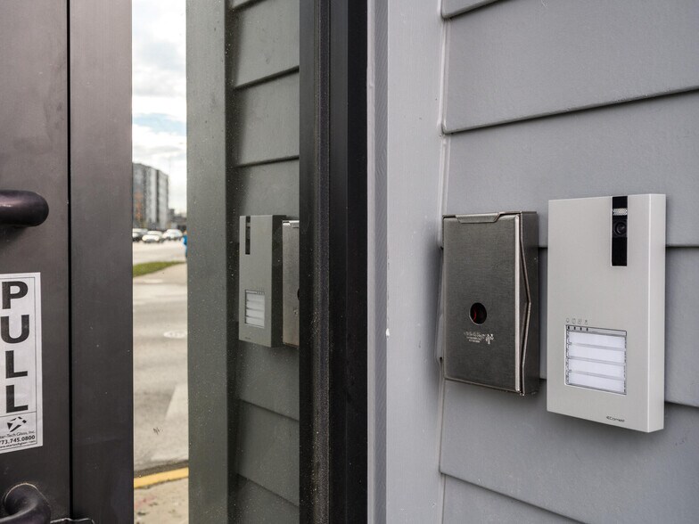 Building Photo - 5528 W Gettysburg St