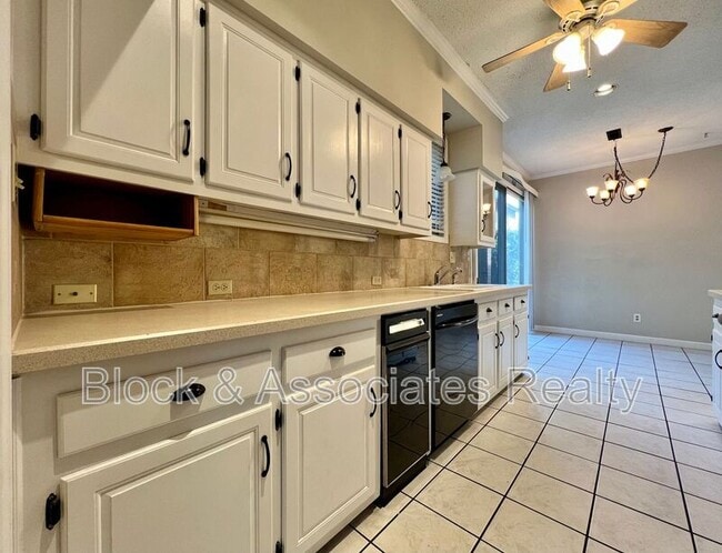 Building Photo - 207 Forest View Ct