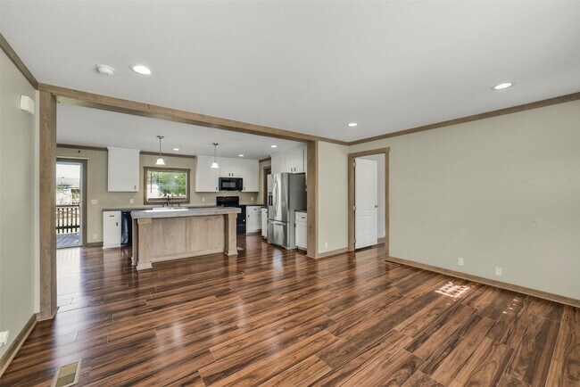 Building Photo - 1566 County Rd 610