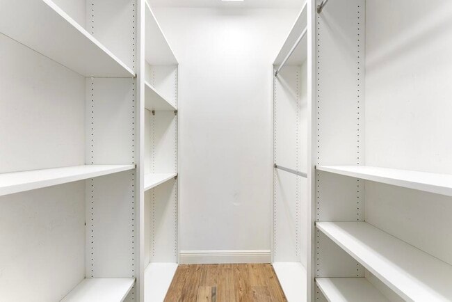 Building Photo - 180 Freeport Dr