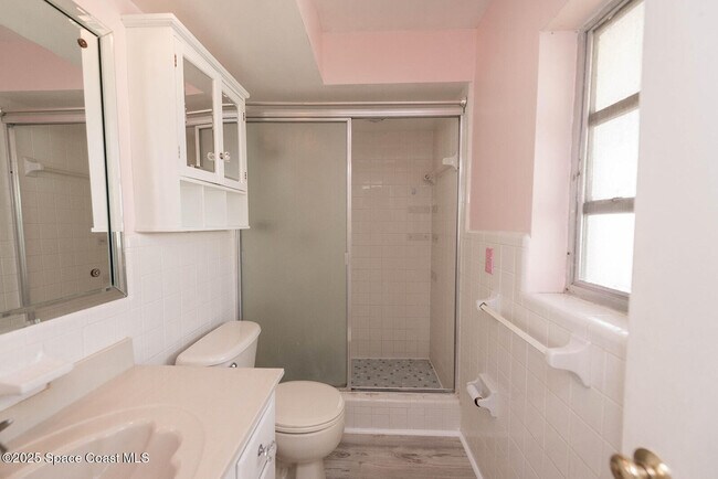 Building Photo - 508 Poinsettia Rd