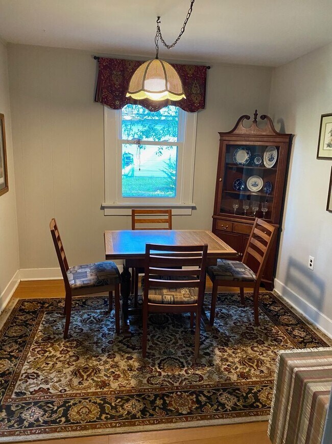 Building Photo - Furnished Home for Rent - Utilities included!