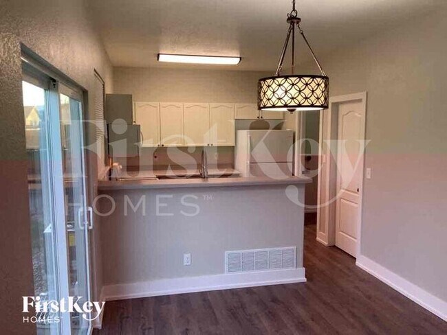 Building Photo - 6871 Kasson Dr
