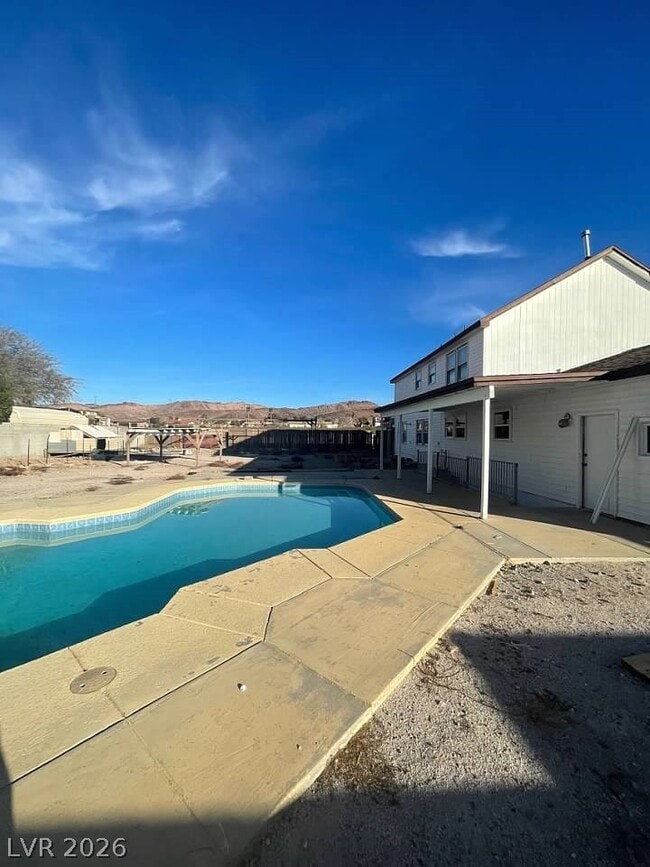 Building Photo - 1590 Mustang Dr