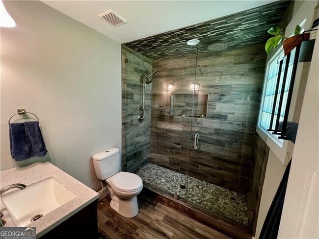 Building Photo - 1611 Wellswood Dr SE