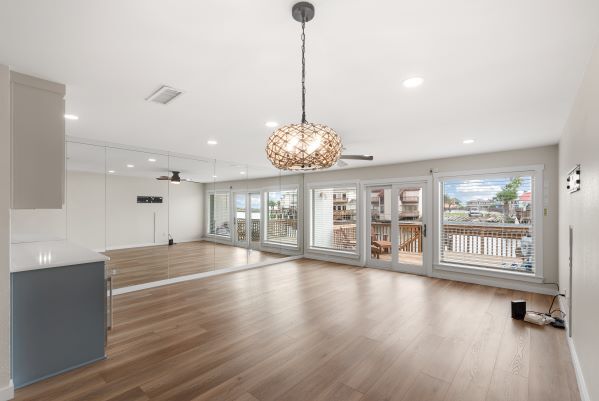 Building Photo - 15326 Bonasse Ct