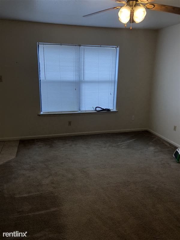 Building Photo - 2 br, 1.5 bath 4plex - 2815 Longmire Dr 28...