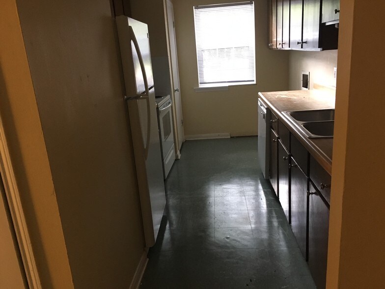 Building Photo - 44051 Stein Rd