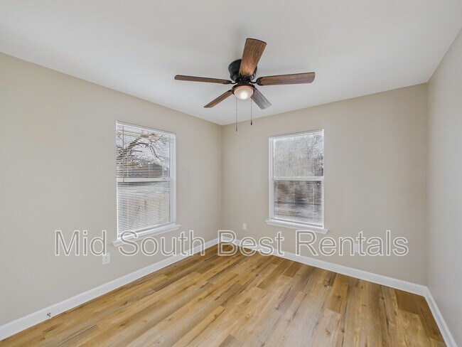 Building Photo - 2113 S Martin St