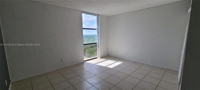 Building Photo - 13499 Biscayne Blvd