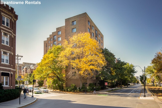 Building Photo - 1243 Beacon St