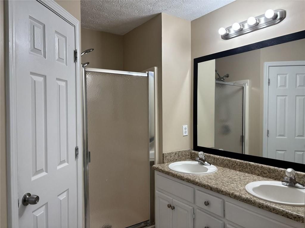 Building Photo - 3410 Camens Ct NE