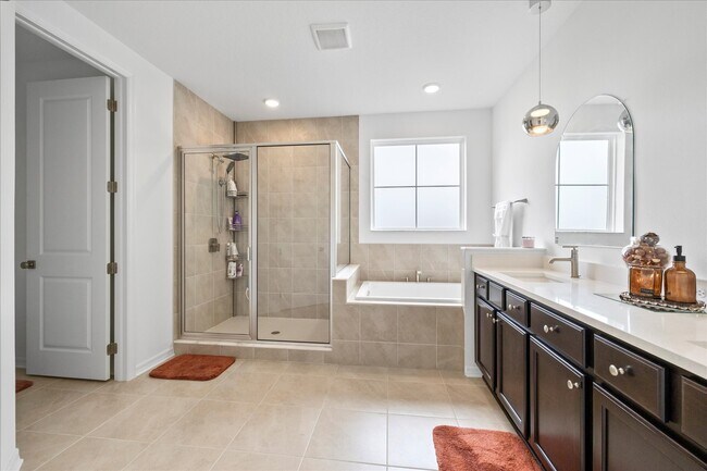 Building Photo - 12195 Stirrup Dr