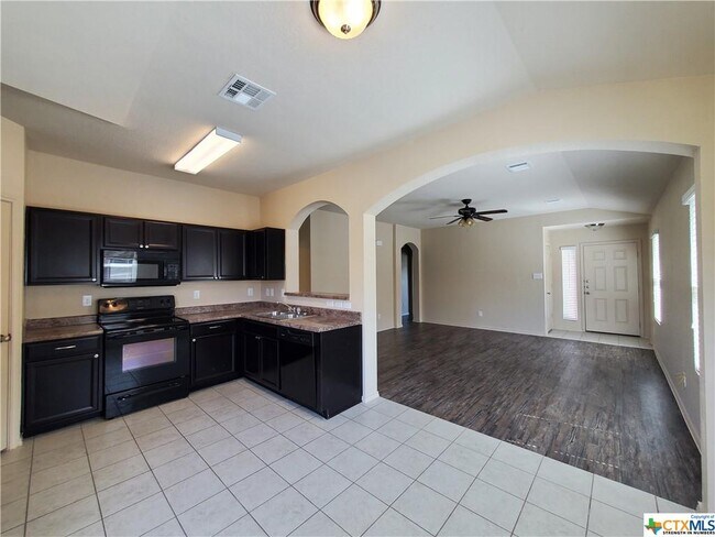 Building Photo - 1536 Gateshead Dr