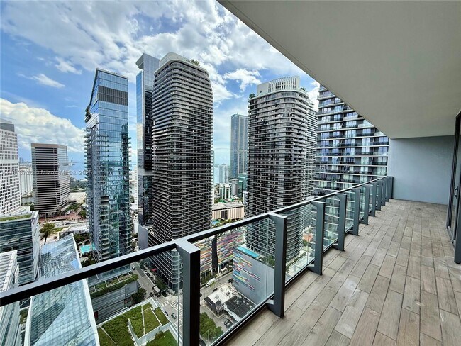 Building Photo - 88 SW 7th St