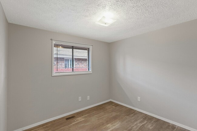 Building Photo - 5125 N Lidgerwood St