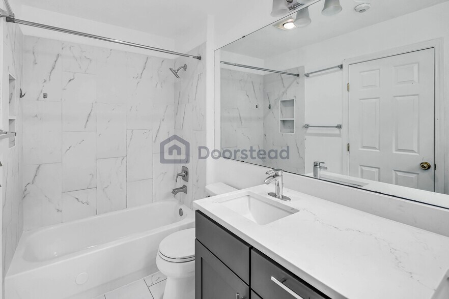 Building Photo - 18003 NE 93rd Ct