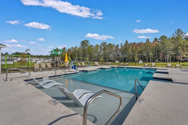 Building Photo - Introducing a stunning 3 bedroom, 2 bathroom home