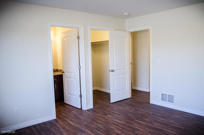 Building Photo - 3 br, 2 bath Duplex - 931 W Cache Dr # A