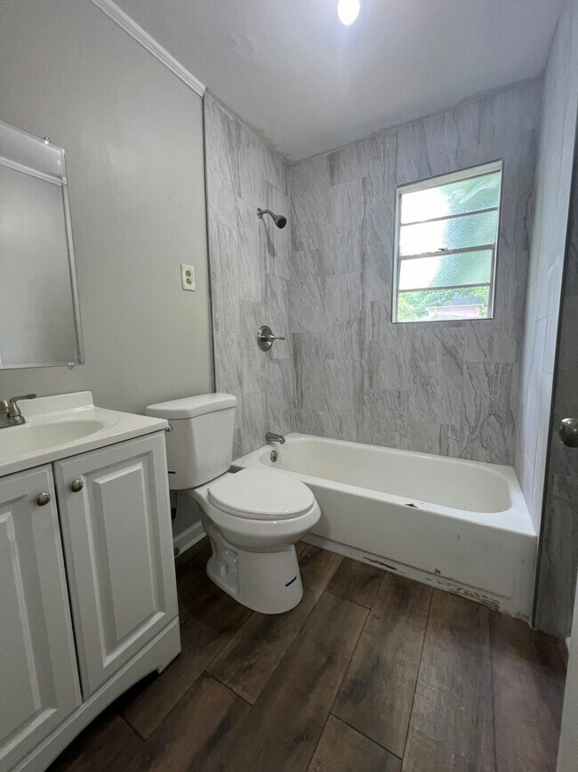 Building Photo - 1450 Gold Ave