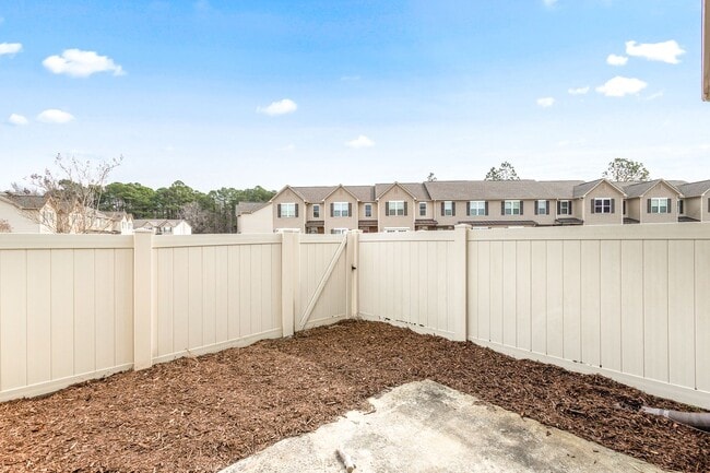 Building Photo - 404 Sullivan Loop Rd