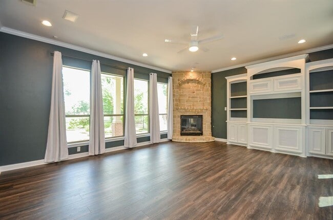Building Photo - 42 N Knights Crossing Dr