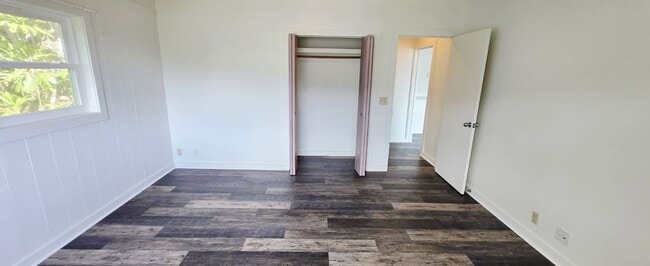 Building Photo - Large 3-Bedroom & 2-Bath Home