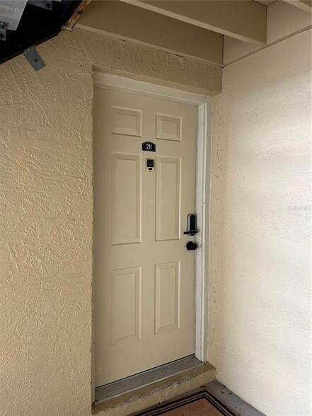 Building Photo - 211 Thorn Tree Place Unit 211
