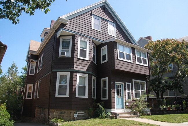 Building Photo - 8 Oakview Ter