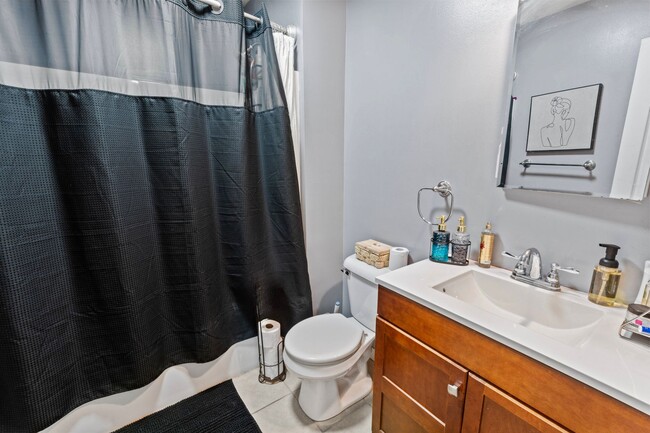 Building Photo - 3 Bedroom 1 1/2 Bath Home for Rent in Charlestown Indiana