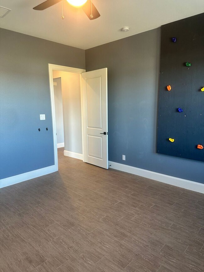 Building Photo - open concept 4bd - rent to own