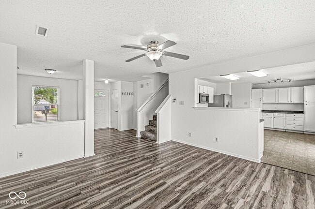 Building Photo - 7928 States Bend Dr