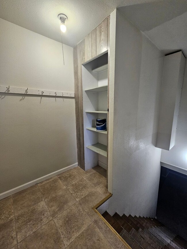 Building Photo - 4 BED | 2 BATH | SINGLE-FAMILY HOME | NORT...