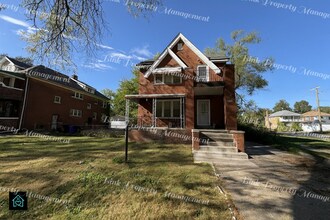 Building Photo - 2908 Fullerton Ave