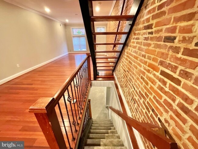 Building Photo - 132 S Potomac St