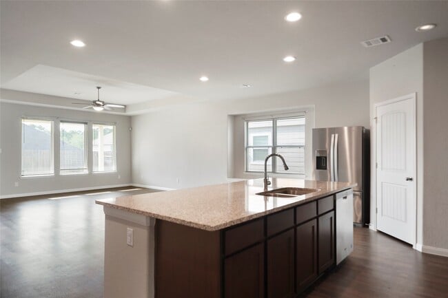 Building Photo - 4459 Eveslage Ln
