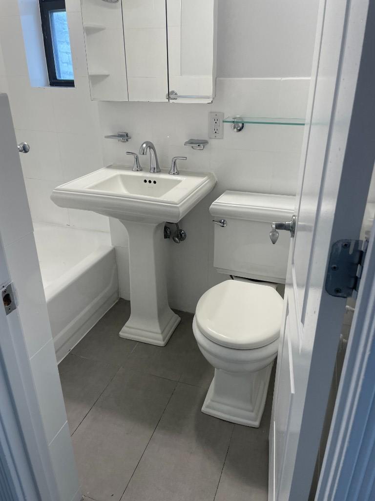 Building Photo - 51 Leroy St