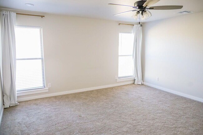 Building Photo - 2916 Corpus Ave