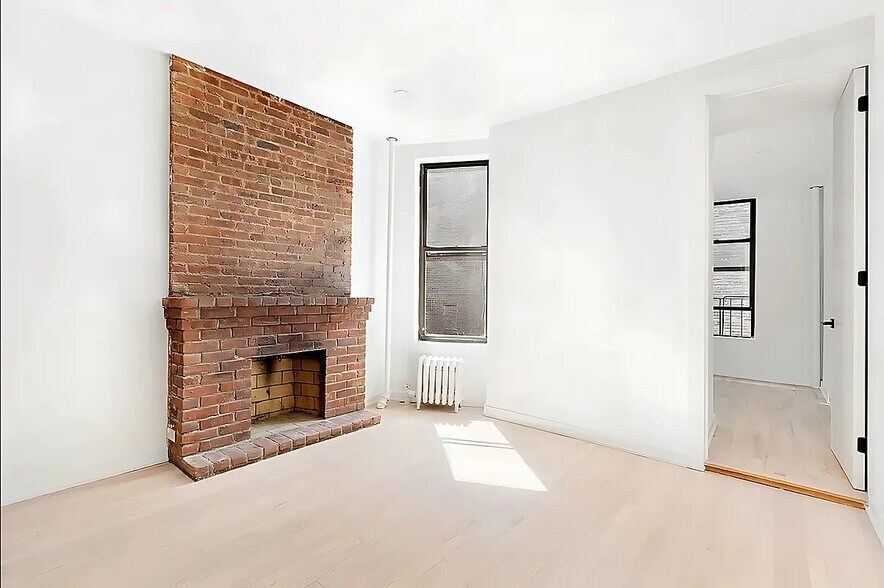 Building Photo - 304 Columbus Ave