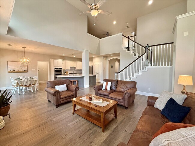 Building Photo - 251 N Maple Glade Cir