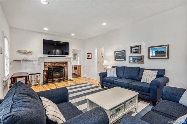 Building Photo - 60 Lilac Rd