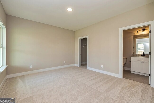 Building Photo - 69 Oakhurst Trail