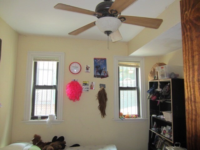 Primary Photo - 804 Parker St